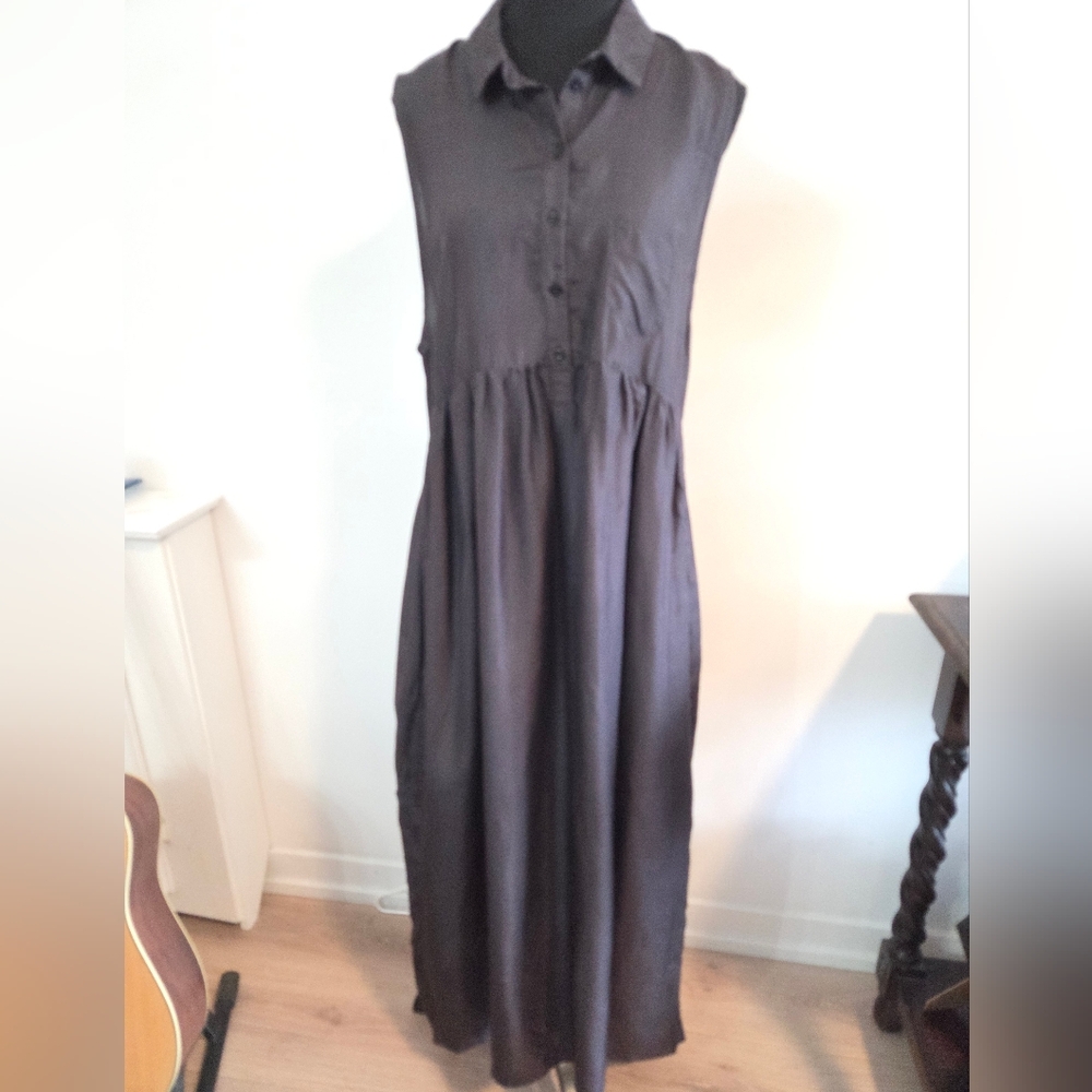 Liviana Conti sleeveless silk maxi dress Sz 44/L